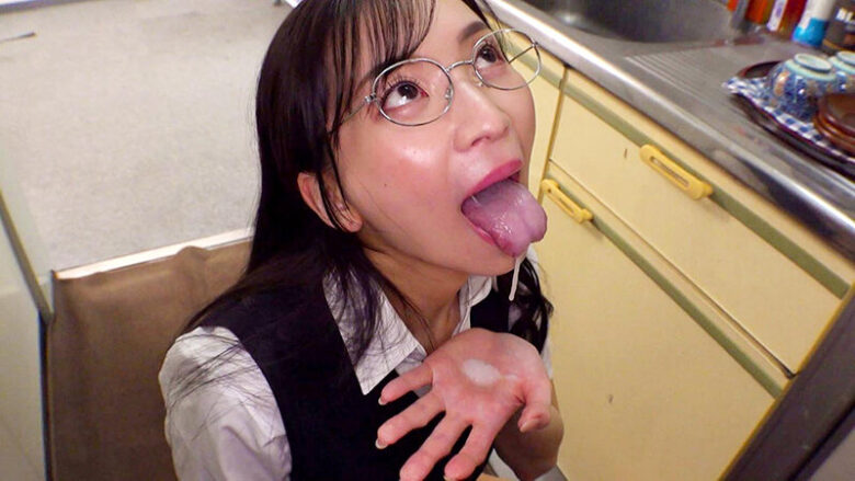 地味メガネのOL、脱いだらドエロい体と剛毛だった… 鈴木真夕 6枚目