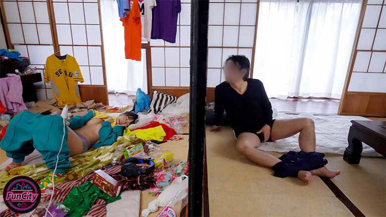 独り身童貞の元にやってきた姪は喪女!だらしないのにエロすぎる無防備巨乳な姪に杭打ち中出しされた僕… 柏木こなつ 2枚目