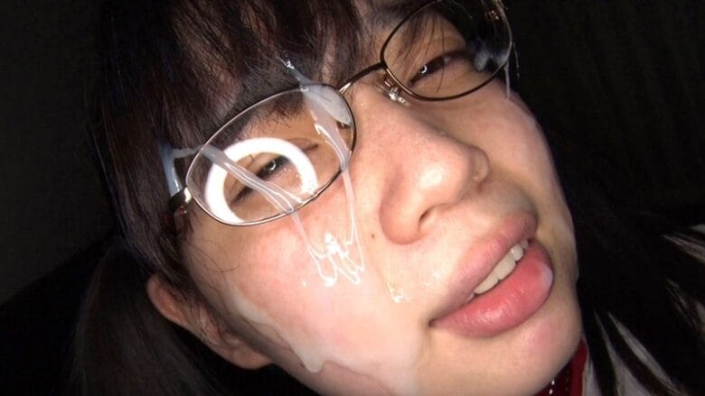 「私をメチャクチャにしてください・・」 巨乳すっぴんメガネっ娘 21歳 コンビニ店員 Hカップ(95cm) ヒップ90cm 18枚目