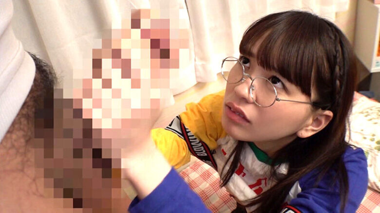 地味に見えて実はH?ウブな地味メガネ女子とスケベなむっちりメガネ女子 7名250分 3枚目