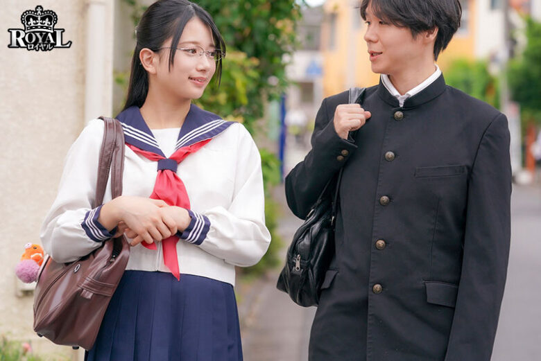 ねえ、Hな勉強しよ? 華奢清楚な委員長の裏顔は僕の部屋に入り浸りこっそりチ○ポを貪る限界ムラムラ痴女! 北岡果林 1枚目