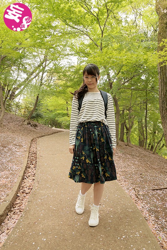欲求腐満子 かりん(23歳) 普通のエッチでは物足りません。私は変態ですか? 1枚目