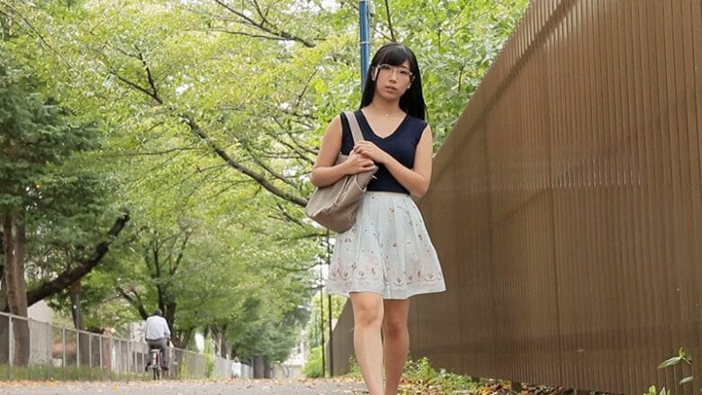 欲求腐満子 みひな(22歳) カラダが敏感すぎて男の人に引かれます。だからいつも自分を抑えてセックスしてます。一度、自分を解放して100回ぐらいイッてみたいんでお願いできますか? 1枚目